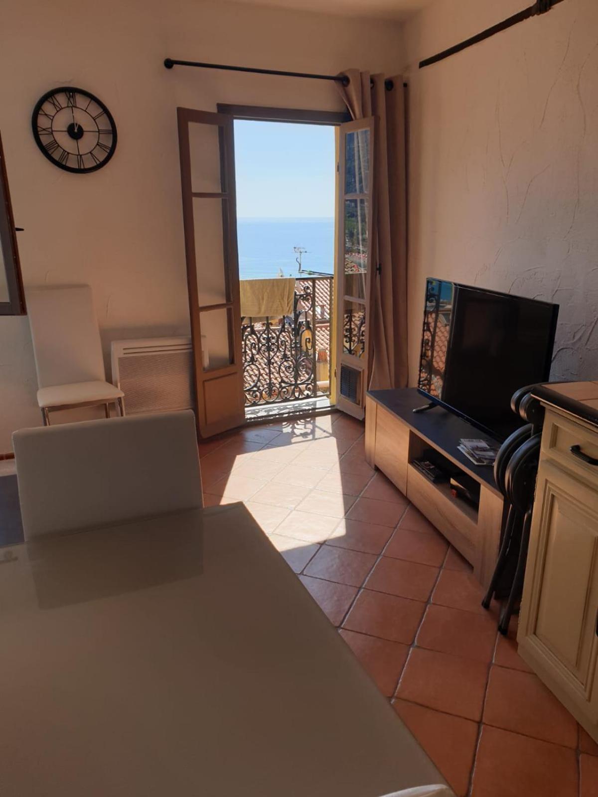 Duplex Vue Mer 50M De La Plage Des Sablettes Menton Exterior photo